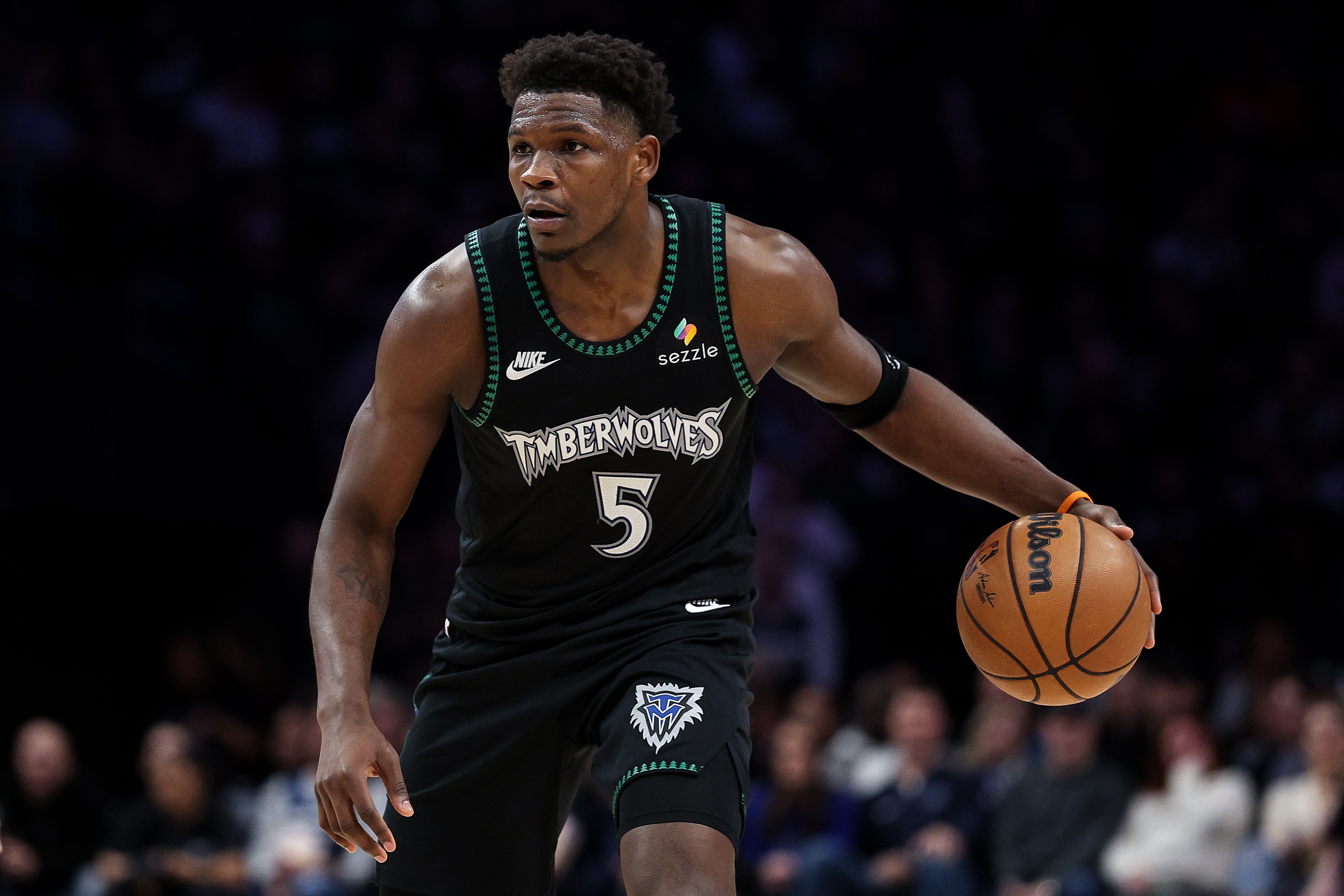 媒体人：爱德华兹的关键时刻阅读比之前好 进攻端更自信了