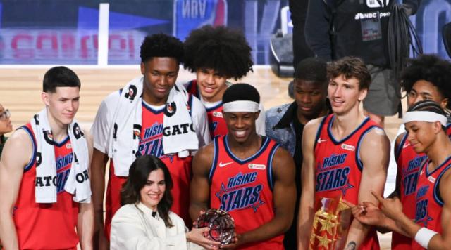 九游娱乐中国-夺新秀赛MVP！埃奇库姆压哨罚球锁定胜局